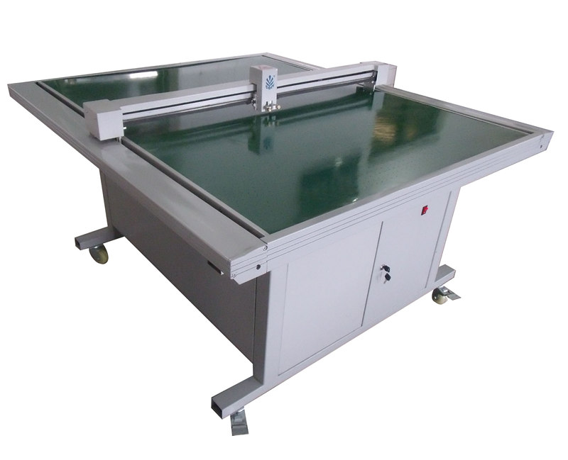 山东青岛，电子拖轮与模板切割机专家来袭了