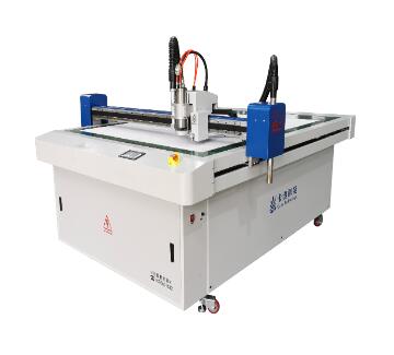 服装自动模板切割机的特点及使用步骤